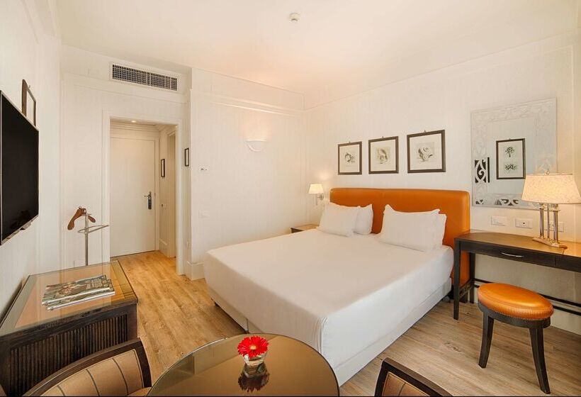 هتل NH Catania Parco Degli Aragonesi