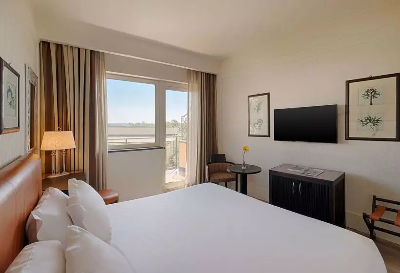 فندق NH Catania Parco Degli Aragonesi