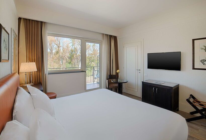 هتل NH Catania Parco Degli Aragonesi