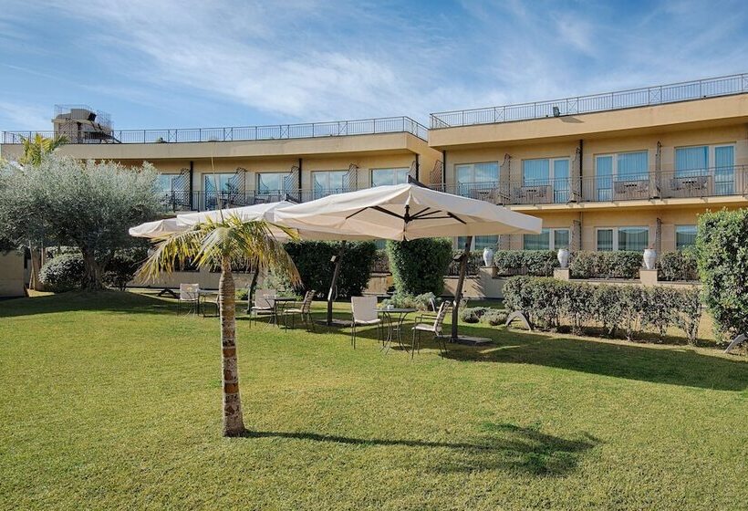 هتل NH Catania Parco Degli Aragonesi
