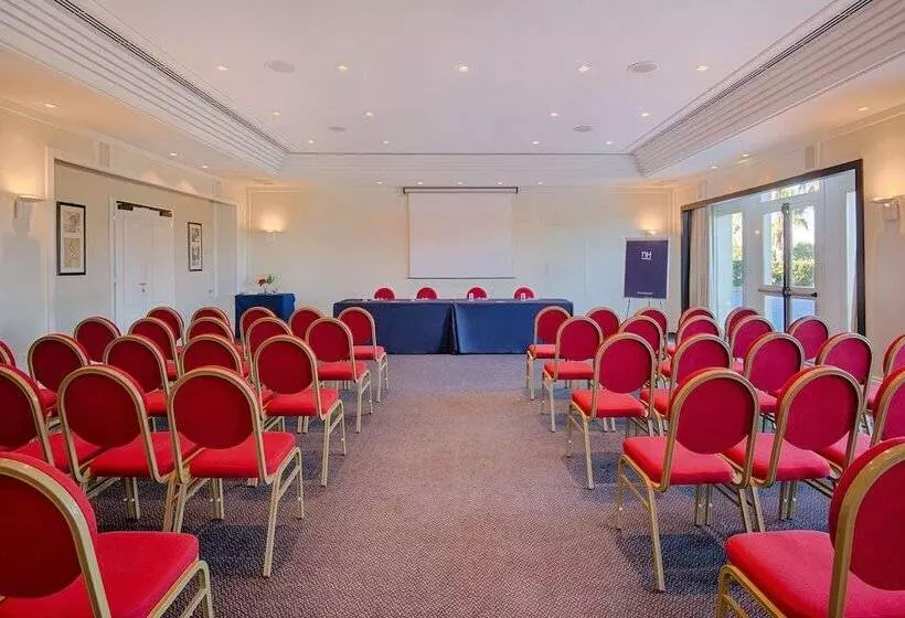 فندق NH Catania Parco Degli Aragonesi