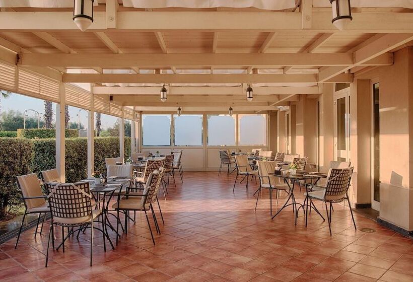 هتل NH Catania Parco Degli Aragonesi