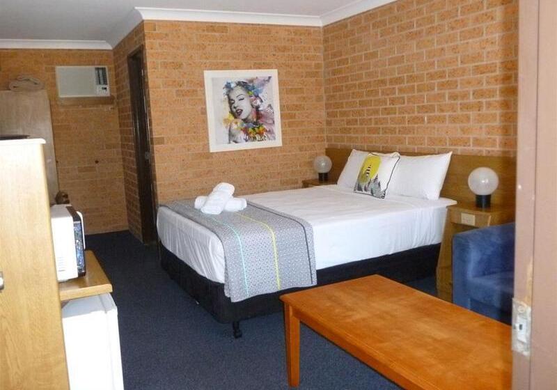 בית מלון כפרי Royal Palms Motor Inn