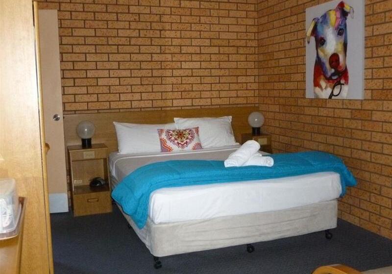 בית מלון כפרי Royal Palms Motor Inn