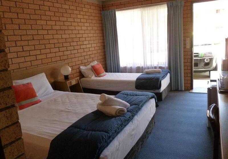 בית מלון כפרי Royal Palms Motor Inn