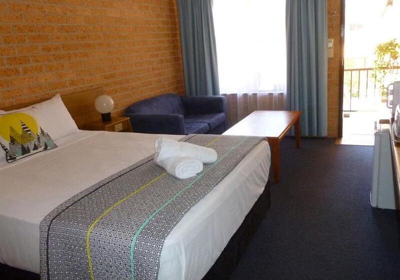 בית מלון כפרי Royal Palms Motor Inn