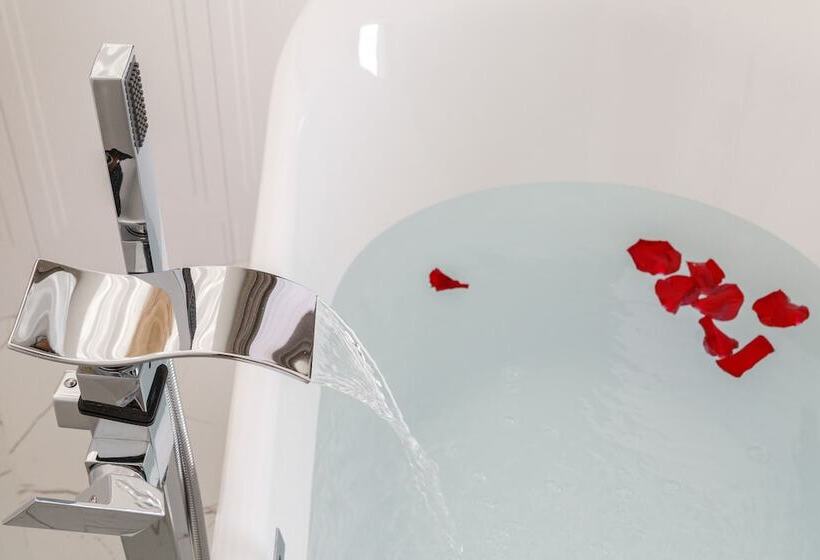 هتل Sant Angelo Suites