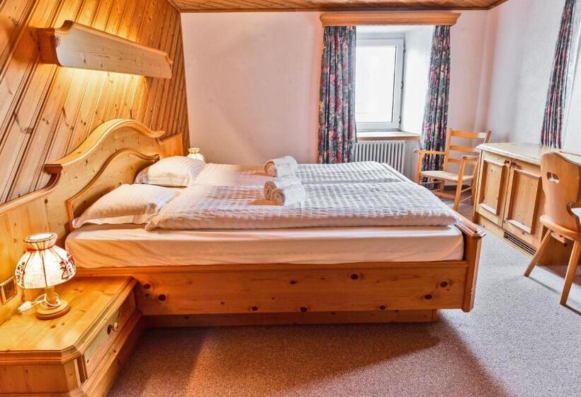 ホテル Bernina Hospiz