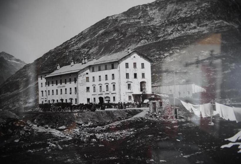 ホテル Bernina Hospiz