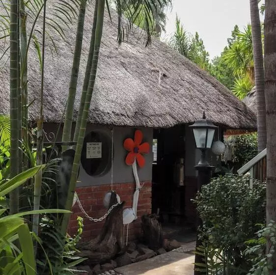 ホテル Golden Lantern Guest Lodge