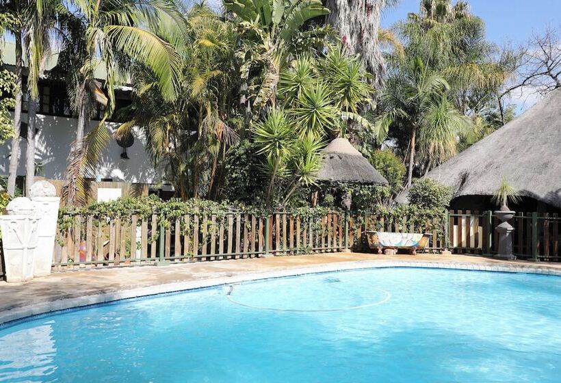 Hotel Golden Lantern Guest Lodge