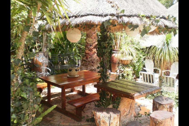 Hotel Golden Lantern Guest Lodge