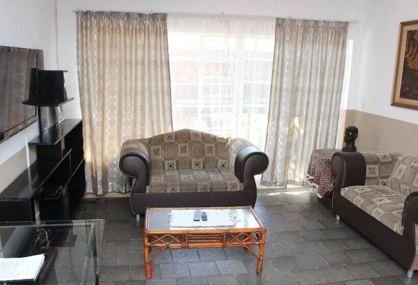 Hotel Golden Lantern Guest Lodge