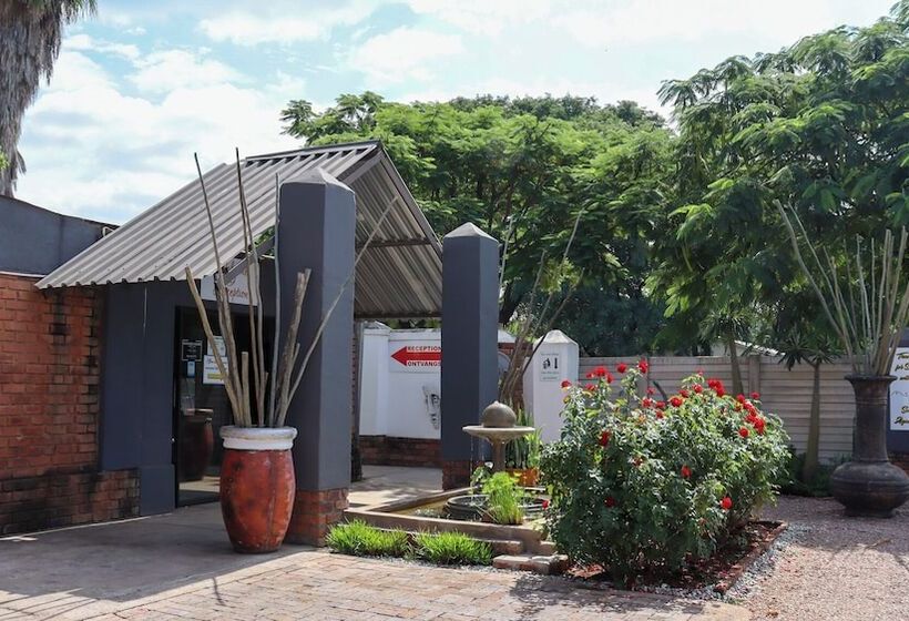 Hotel Golden Lantern Guest Lodge