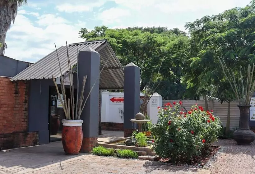 ホテル Golden Lantern Guest Lodge