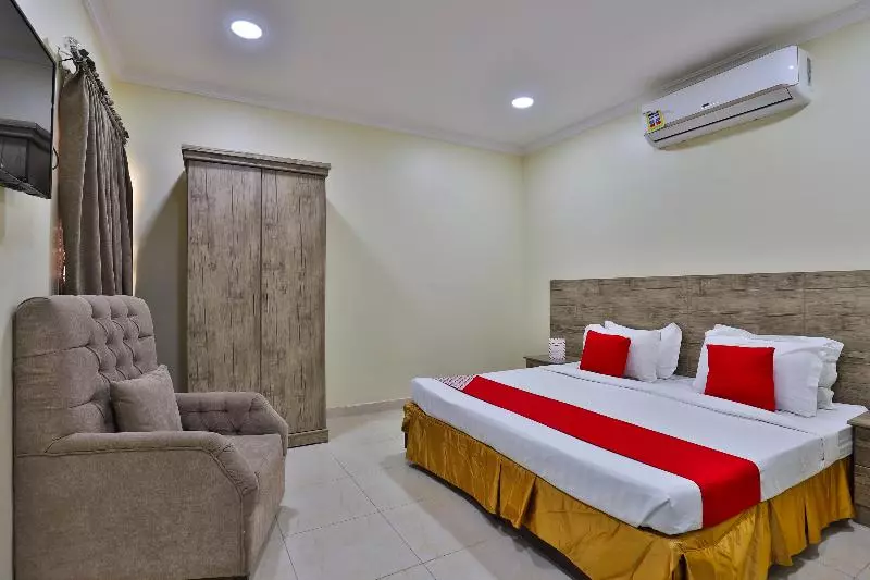 هتل The First Host 2 By Oyo Rooms