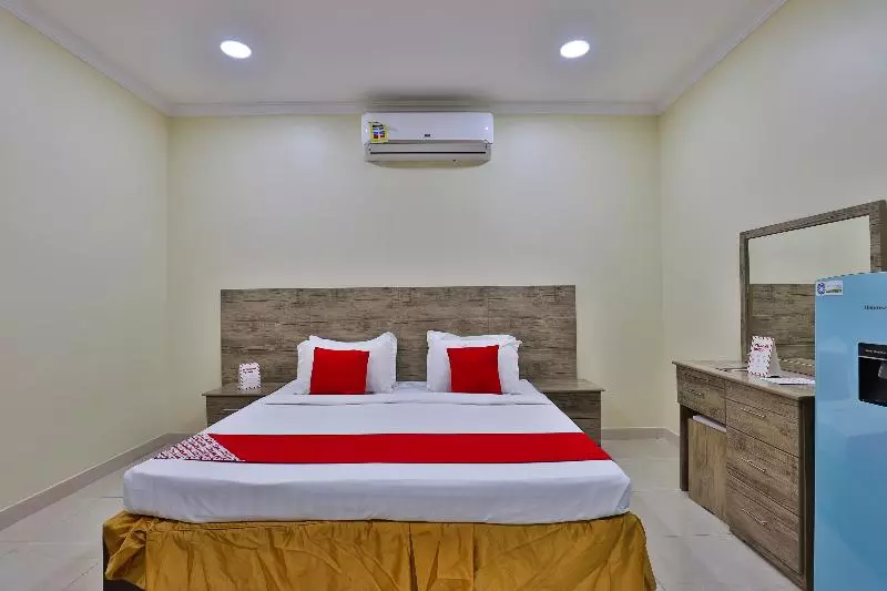 هتل The First Host 2 By Oyo Rooms