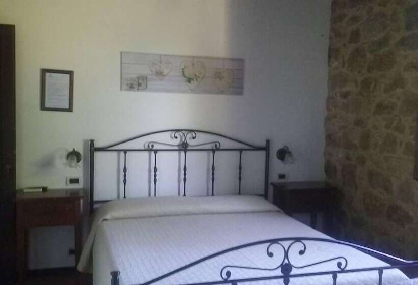 تختخواب و صبحانه Il Casale Delle Fragole