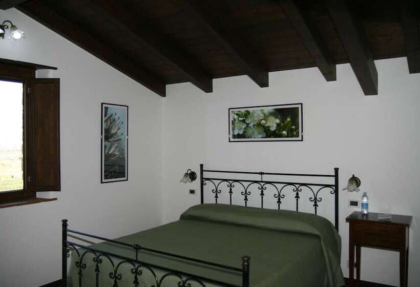 تختخواب و صبحانه Il Casale Delle Fragole