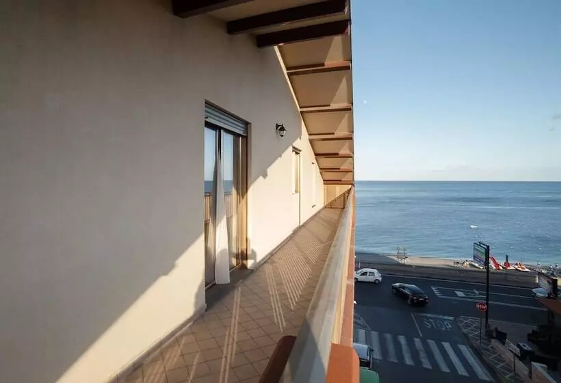ベッドアンドブレックファースト Marina Di Savoca