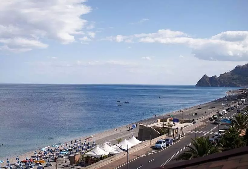 ベッドアンドブレックファースト Marina Di Savoca