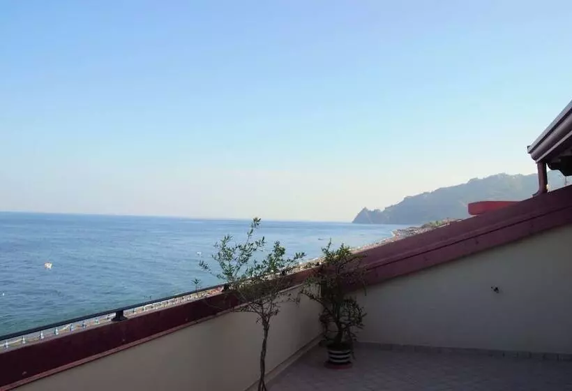ベッドアンドブレックファースト Marina Di Savoca