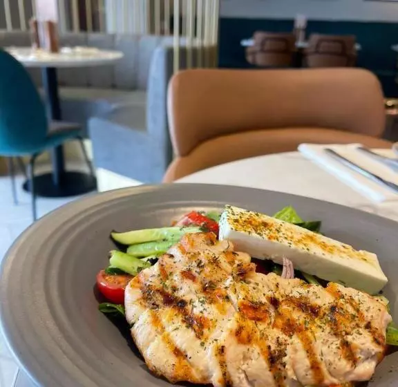 Hotelli Courtyard By Marriott London Heathrow Airport