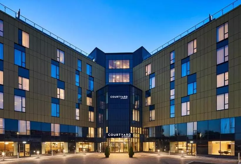 Hotelli Courtyard By Marriott London Heathrow Airport
