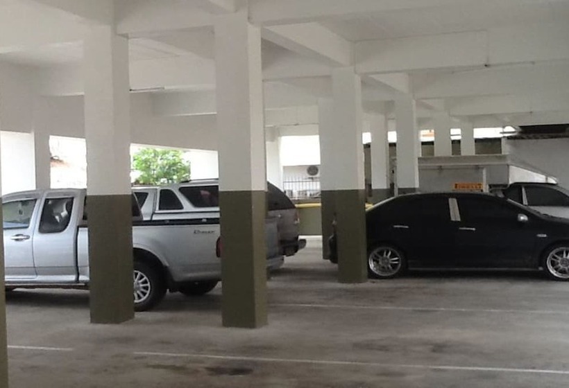 Отель Poomsiriplace