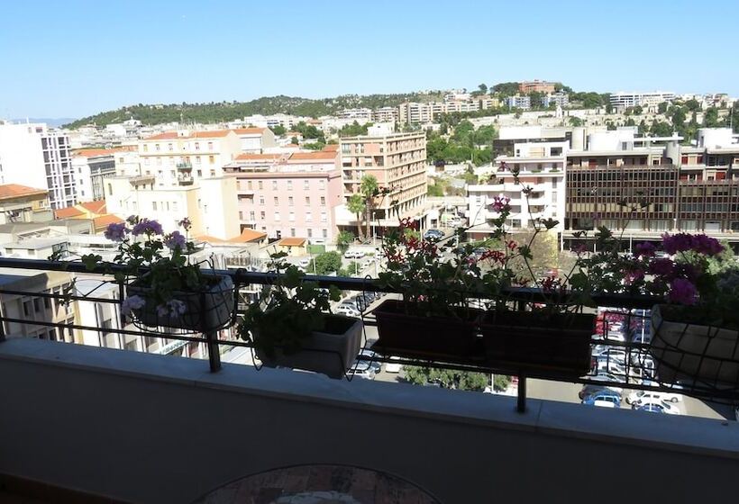 بنسيون Luna Rossa Rooms