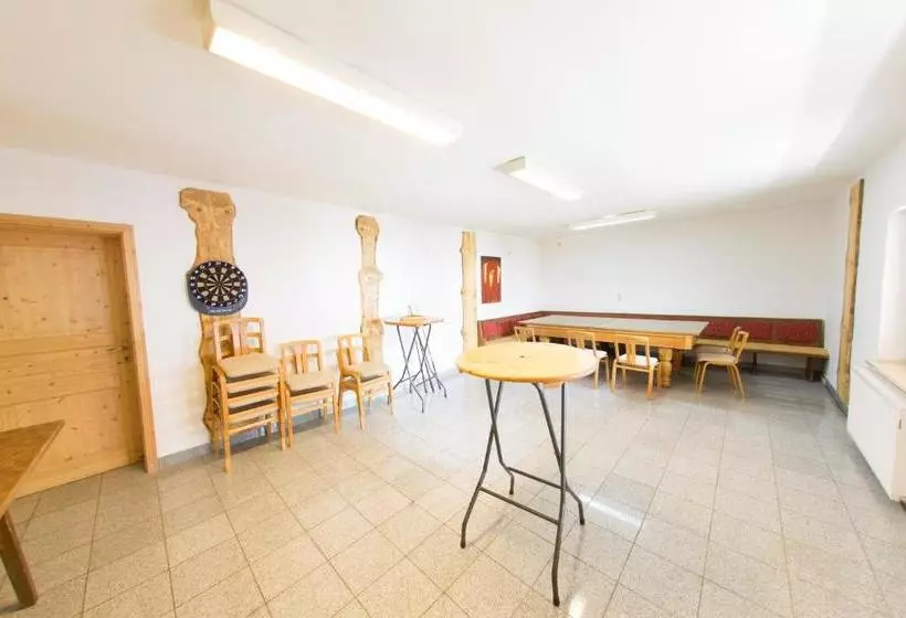 Retkeilymaja Landgasthof Seyrlberg