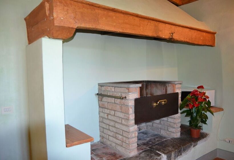 Сельский отель Agriturismo Montereggi