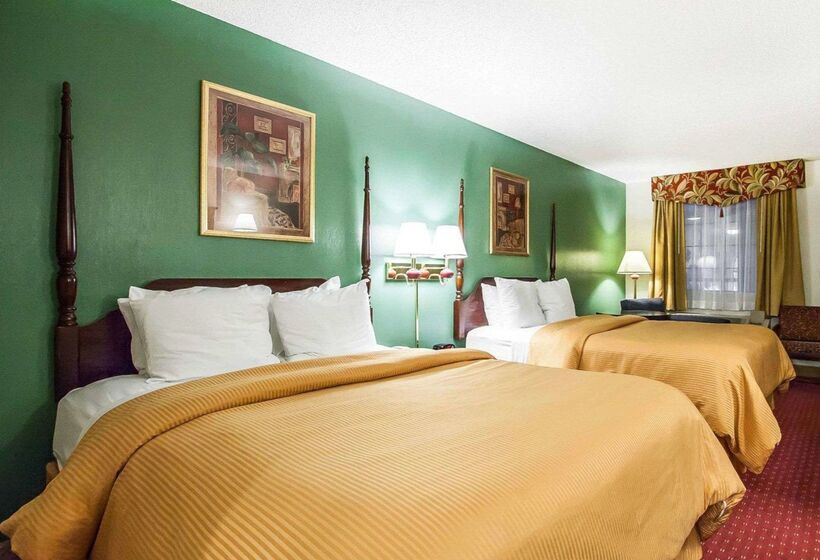 בית מלון כפרי Clarion Inn Branson