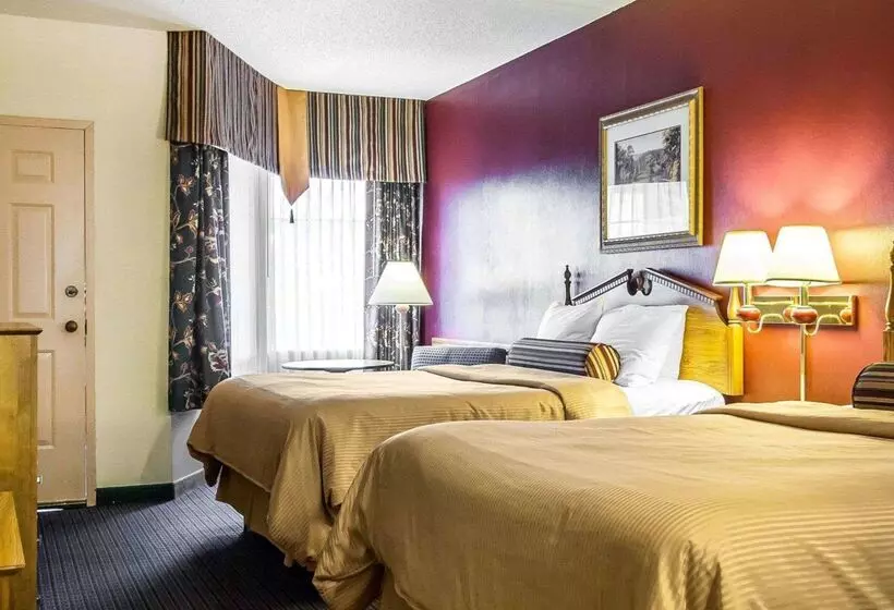 هتل Clarion Inn Branson