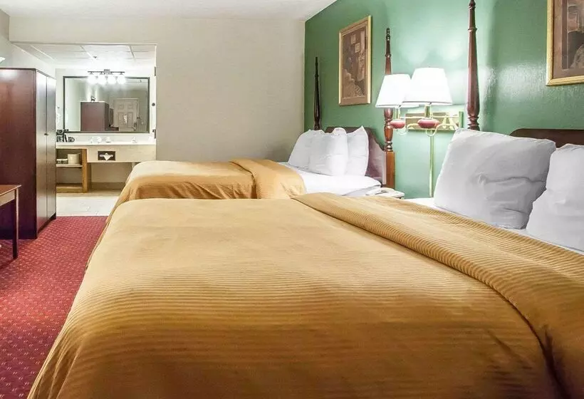 هتل Clarion Inn Branson