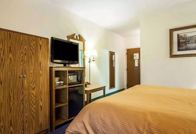 هتل Clarion Inn Branson