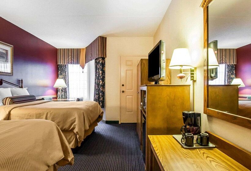 בית מלון כפרי Clarion Inn Branson