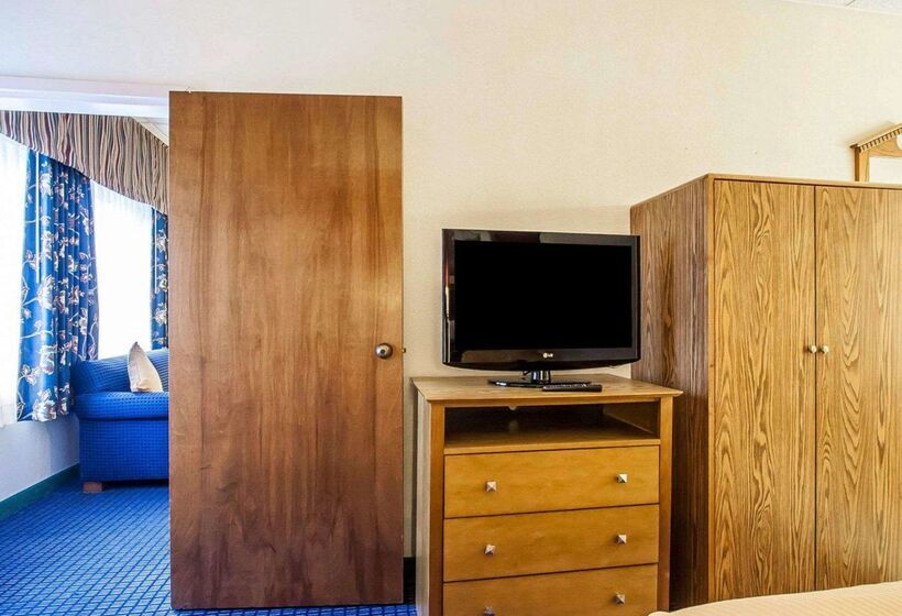 בית מלון כפרי Clarion Inn Branson