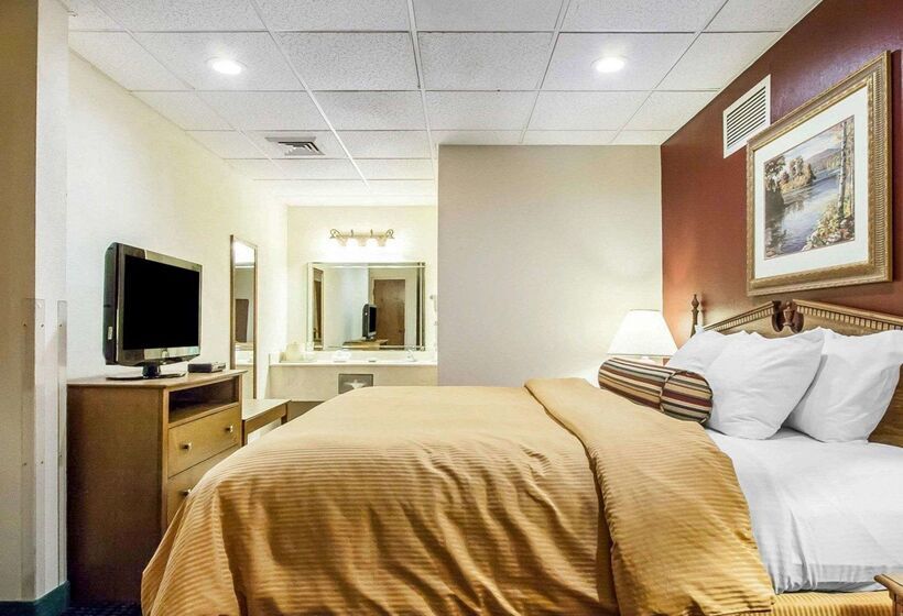 בית מלון כפרי Clarion Inn Branson