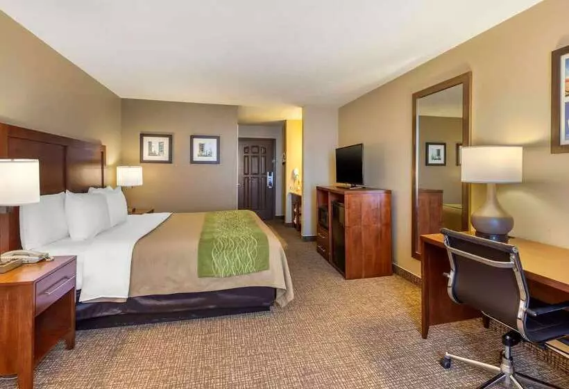 酒店 Comfort Inn & Suites El Centro I8
