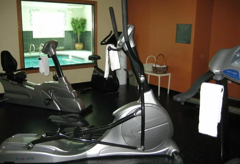 هتل Country Inn & Suites BY Carlson Rochester South