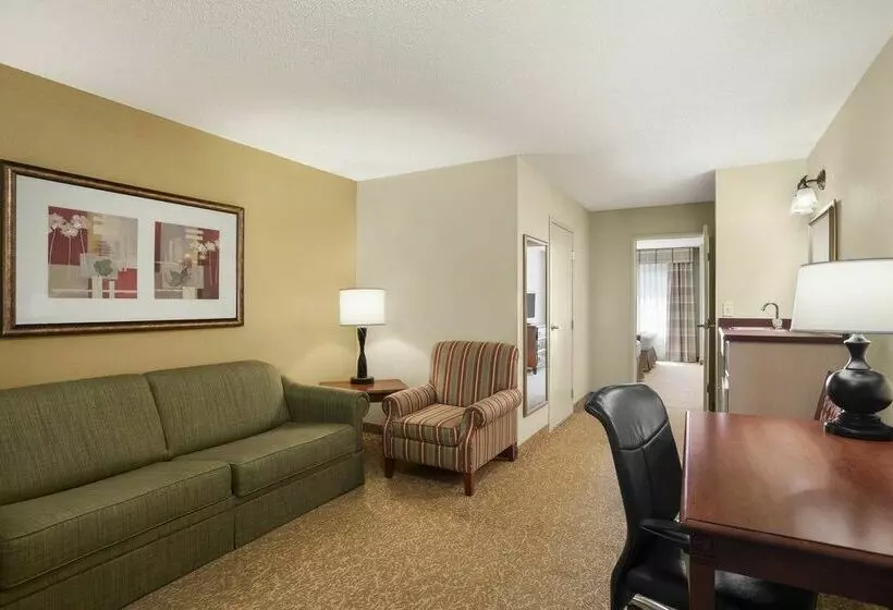 هتل Country Inn & Suites BY Carlson Rochester South