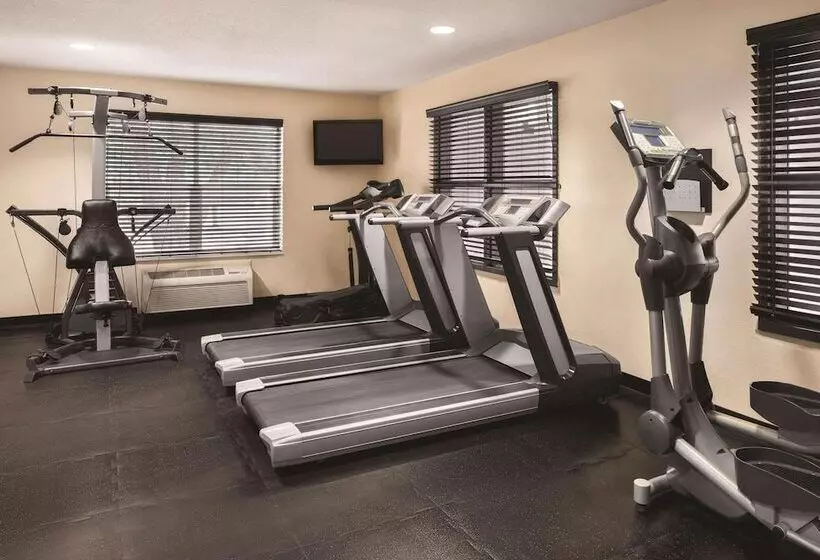 فندق Country Inn & Suites By Radisson, Cottage Grove, Mn