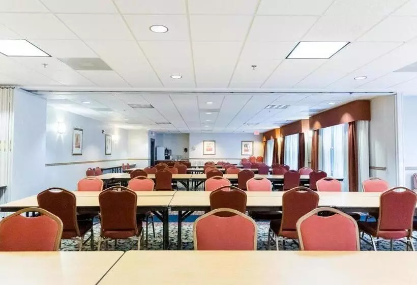 בית מלון כפרי Country Inn & Suites By Radisson, Helen, Ga