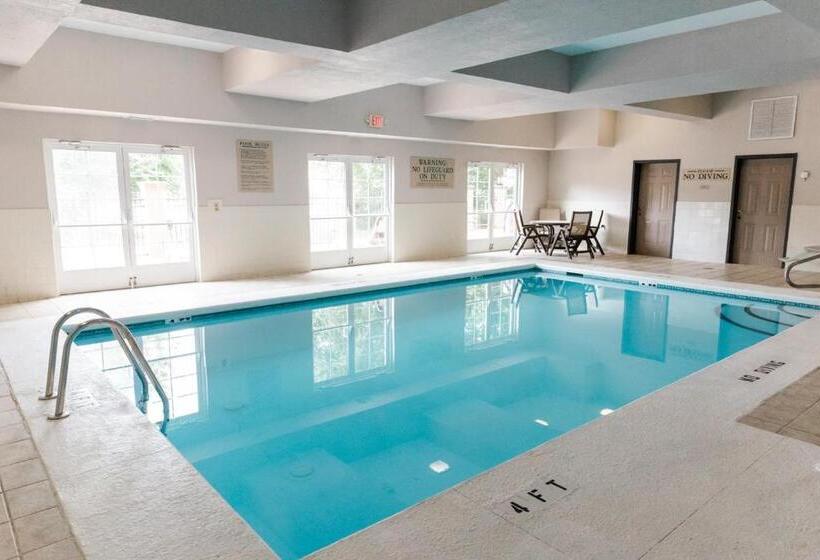 호텔 Country Inn & Suites By Radisson, Helen, Ga