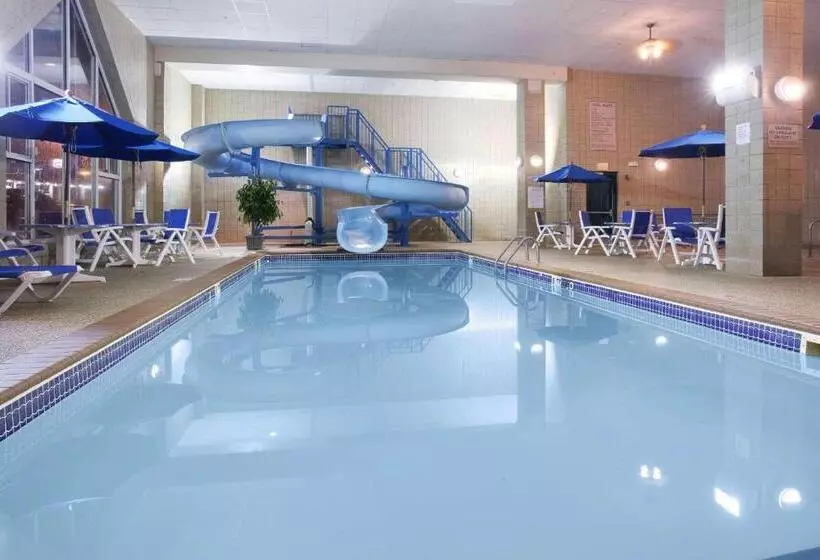 هتل Country Inn & Suites By Radisson, Rapid City, Sd