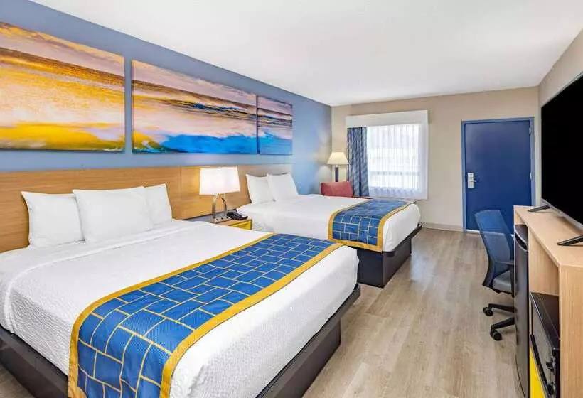 ホテル Days Inn & Suites By Wyndham Savannah Midtown