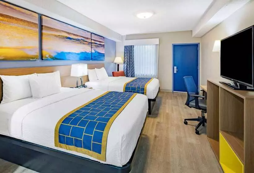 ホテル Days Inn & Suites By Wyndham Savannah Midtown