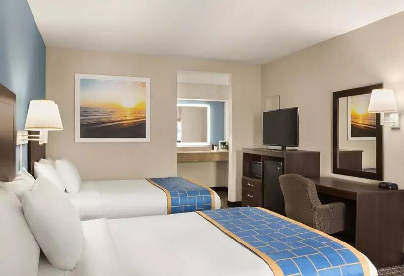 ホテル Days Inn & Suites By Wyndham Savannah Midtown