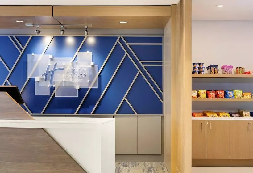 ホテル Holiday Inn Express & Suites Port Washington, An Ihg